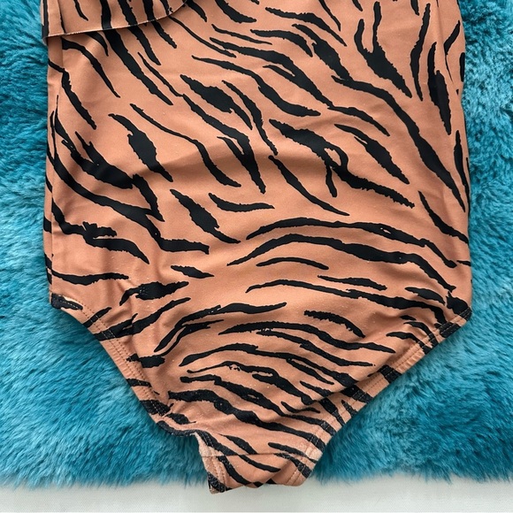 Carter’s Girls One Piece Tiger Swimsuit Size 5 - Picture 9 of 14